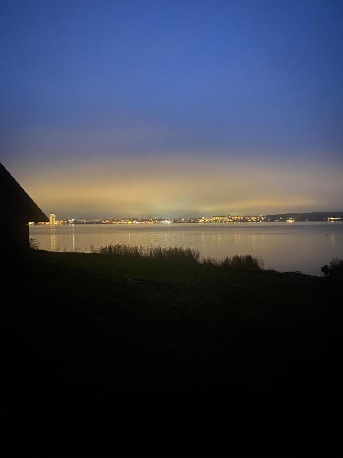 Hytte I Forste Raekke Til Fjord Holbæk Exterior photo