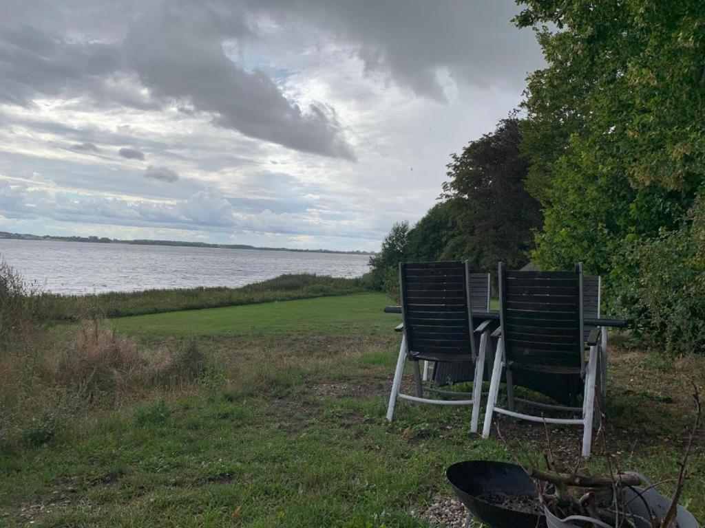 Hytte I Forste Raekke Til Fjord Holbæk Exterior photo